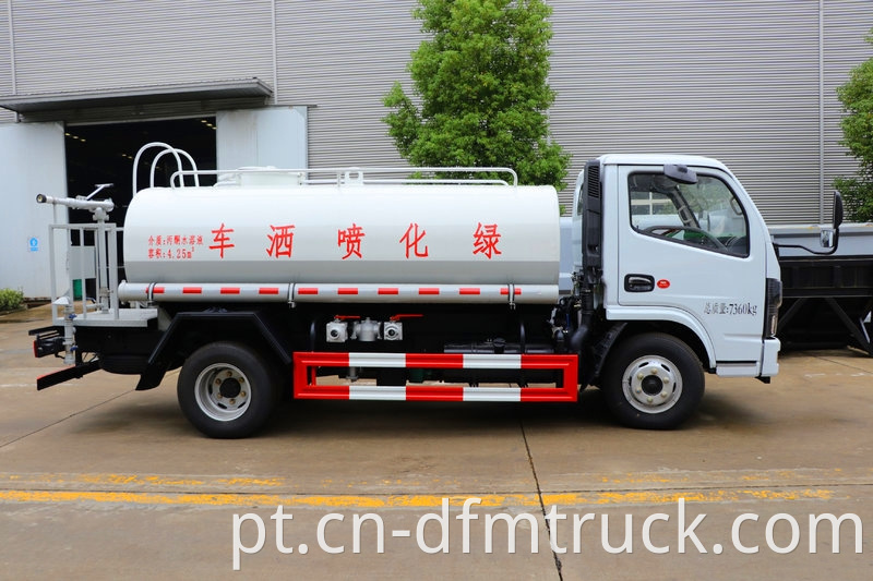 Dongfeng Dollicar D6 140hp 4x2 Sprinkler Truck